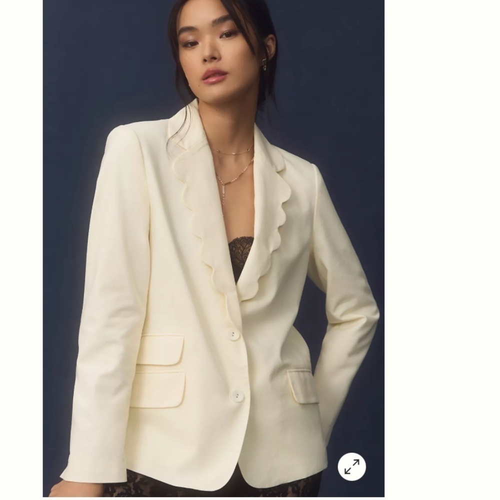 DOLAN Cream Off-White Scallop Boyfriend Blazer